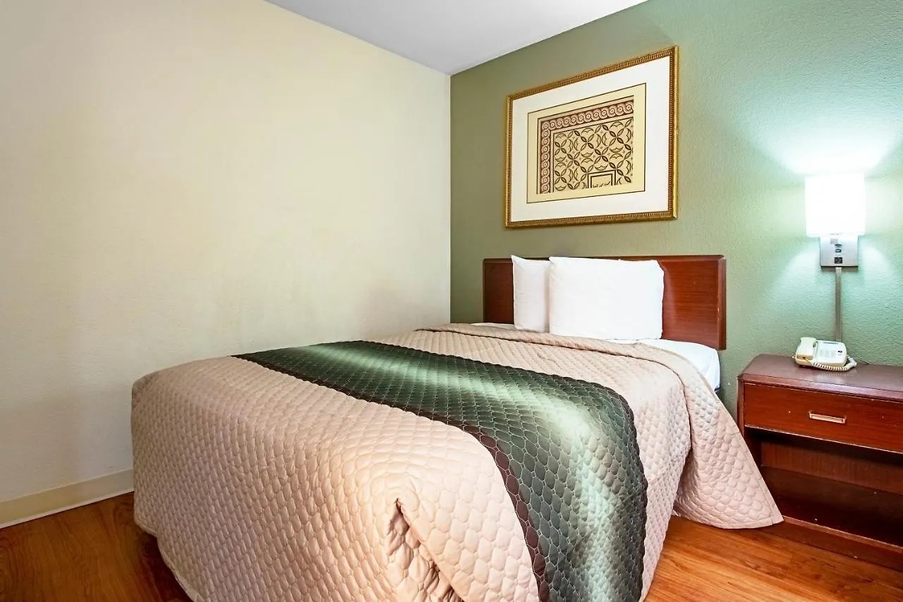 Hometowne Studios By Red Roof Phoenix - Black Canyon Highway Motel