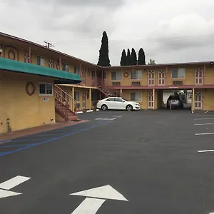 Motel Super 7 - Packing District & Disneyland 